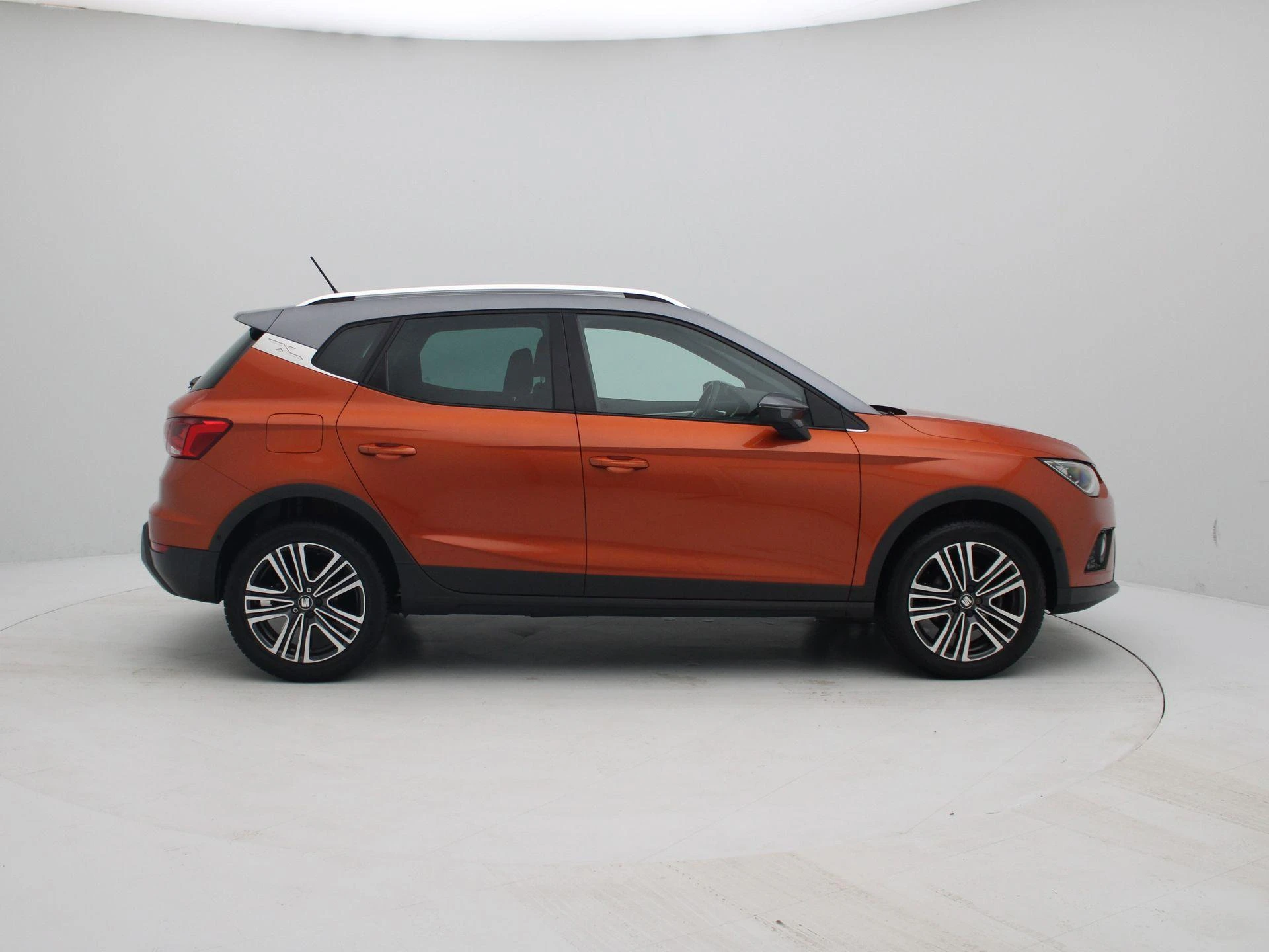 SEAT-Arona-image-5