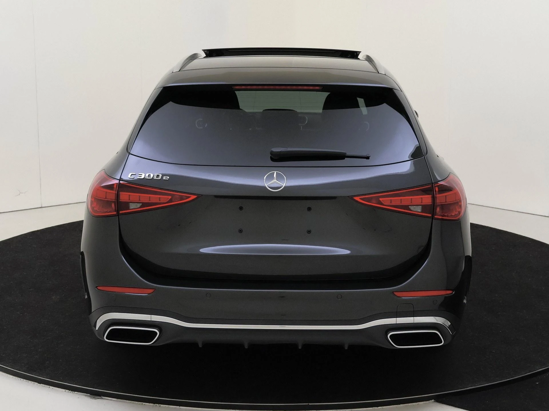 Mercedes-Benz-C-Klasse-image-4