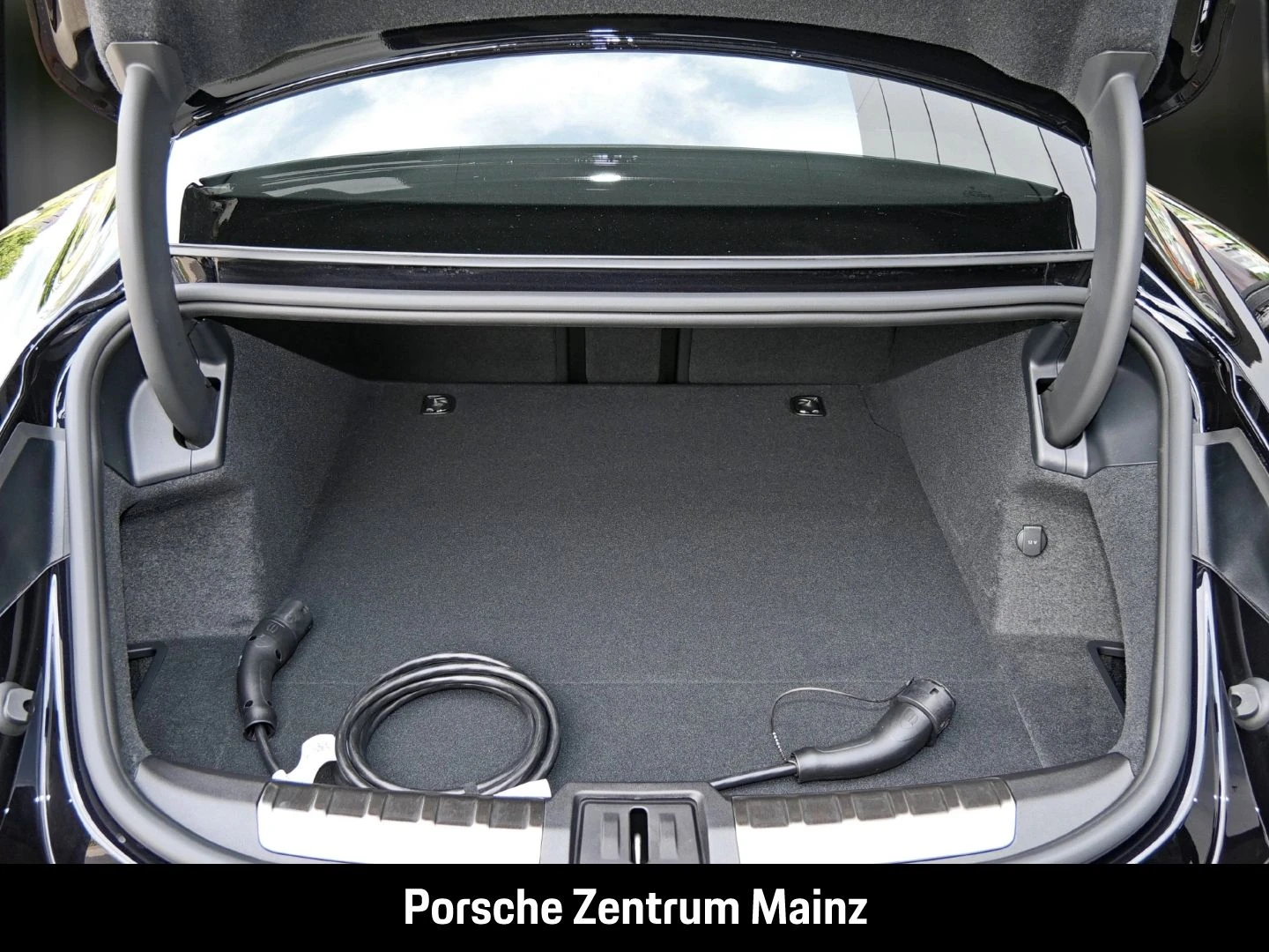 Porsche-Taycan-image-29