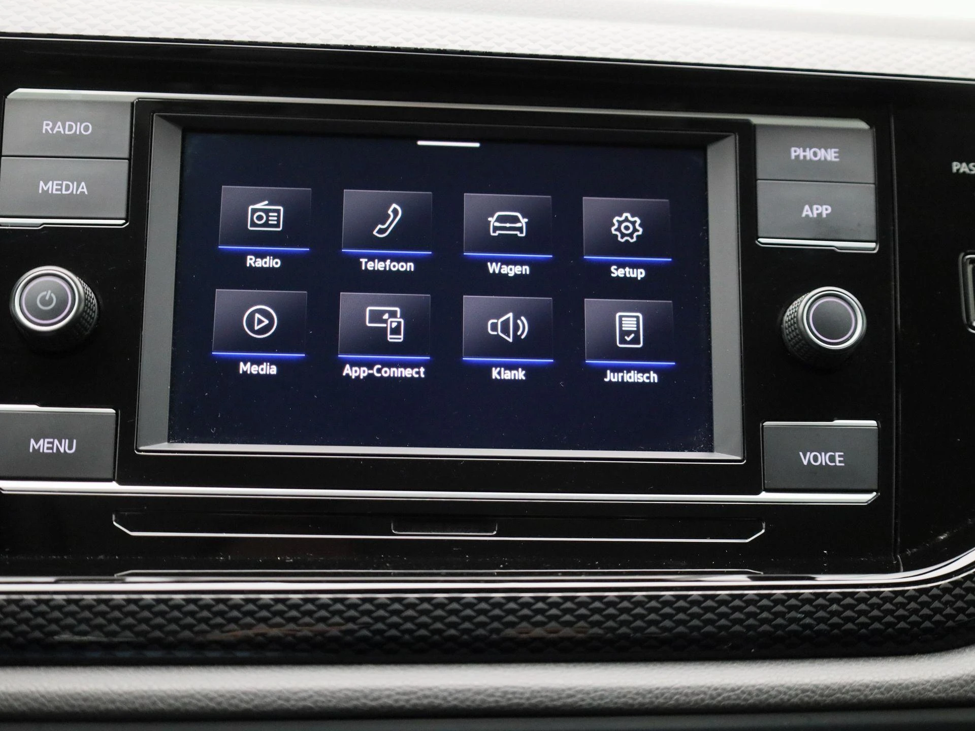 Volkswagen-Polo-image-20