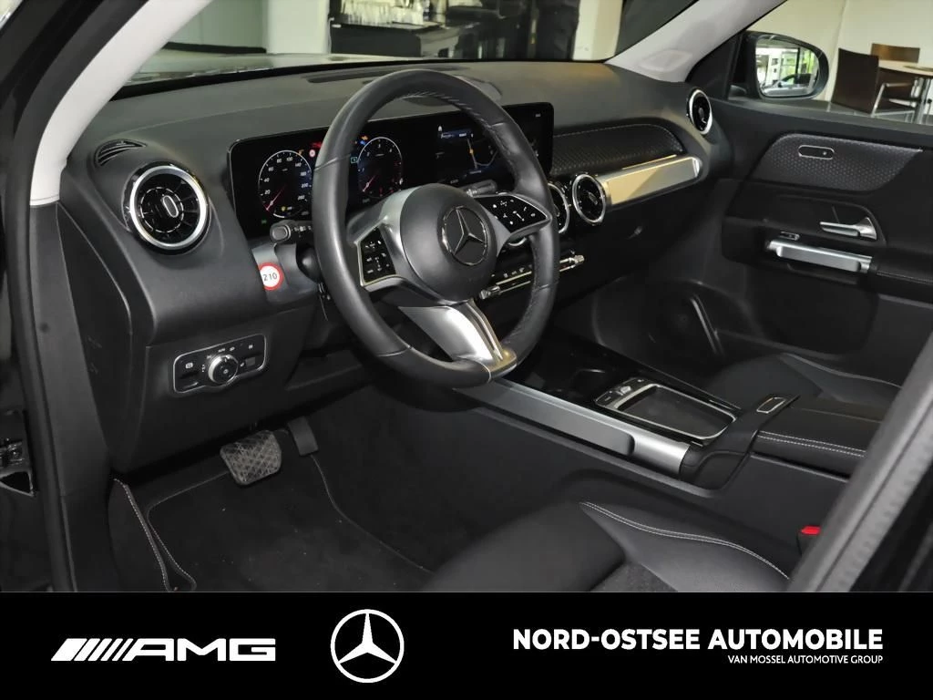 Mercedes-Benz-GLB-image-6