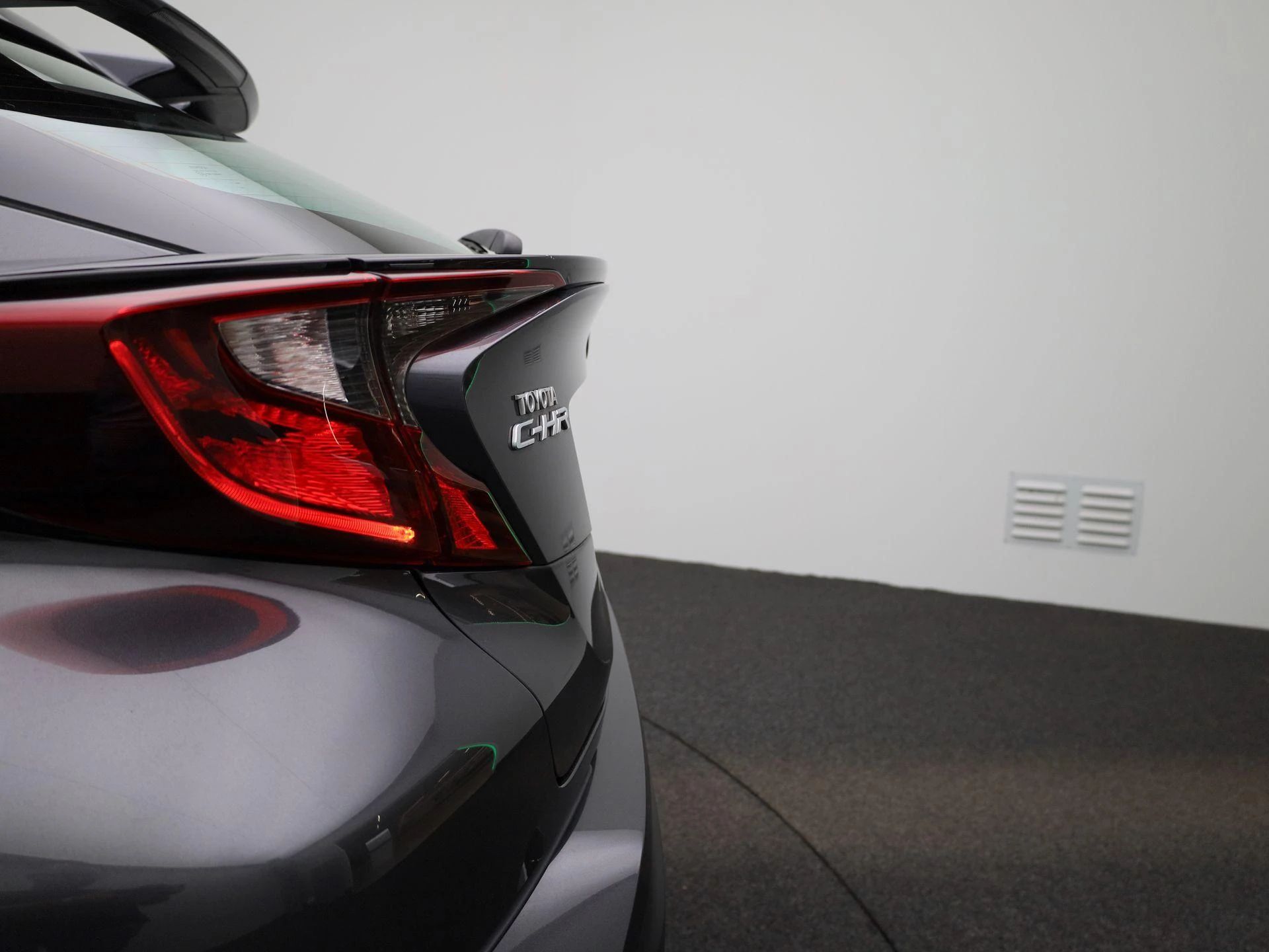 Toyota-C-HR-image-38