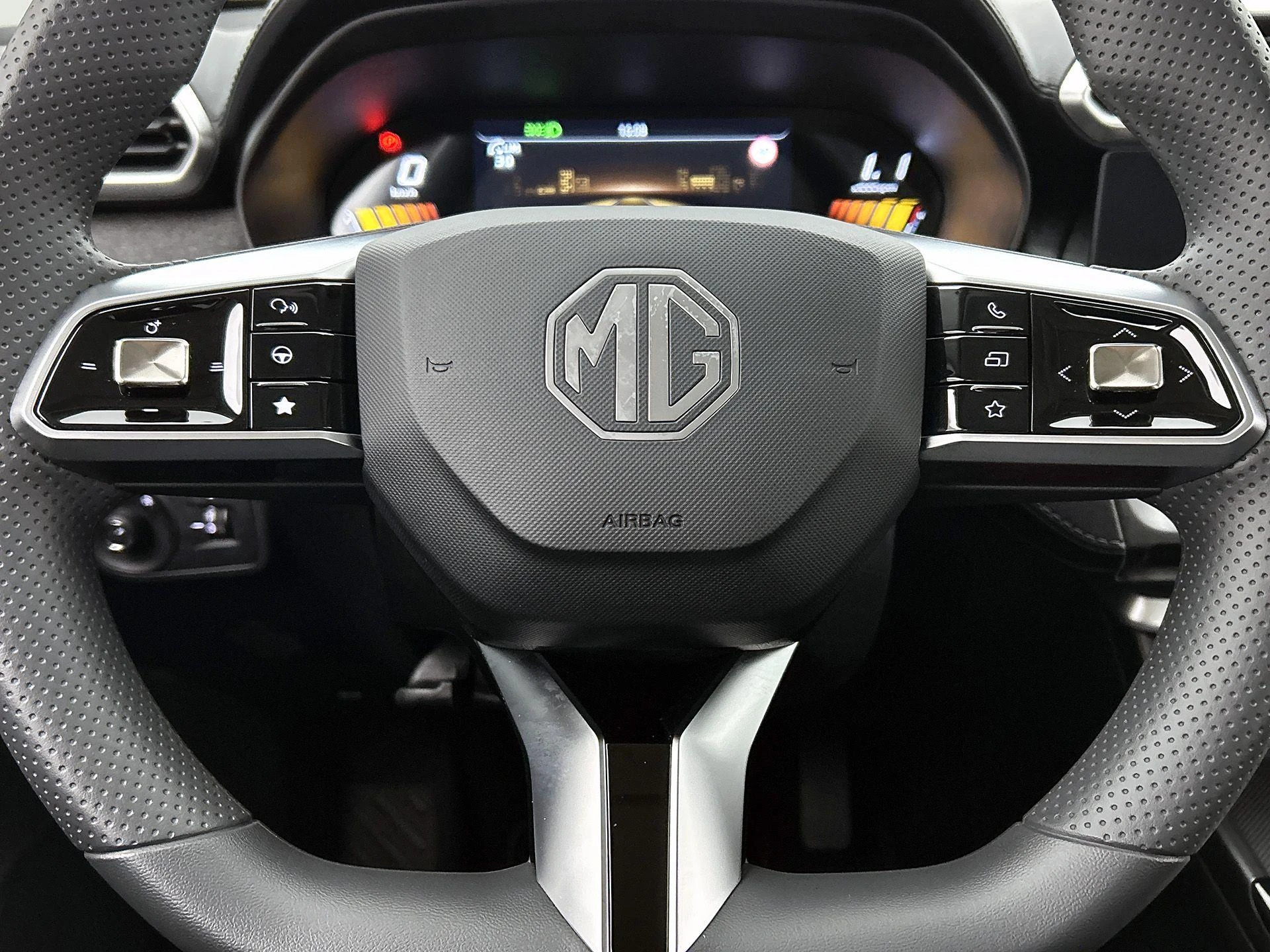 MG ZS - 28
