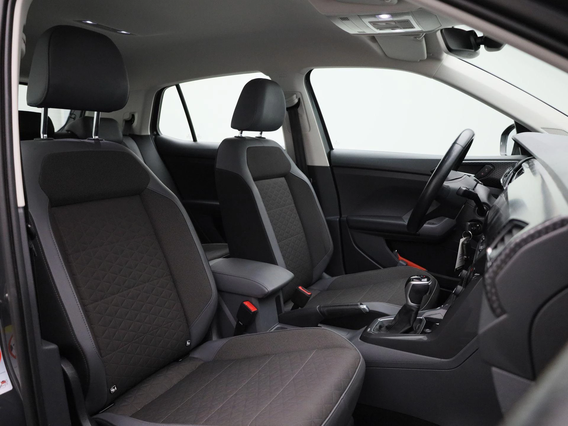 Volkswagen-T-Cross-image-30