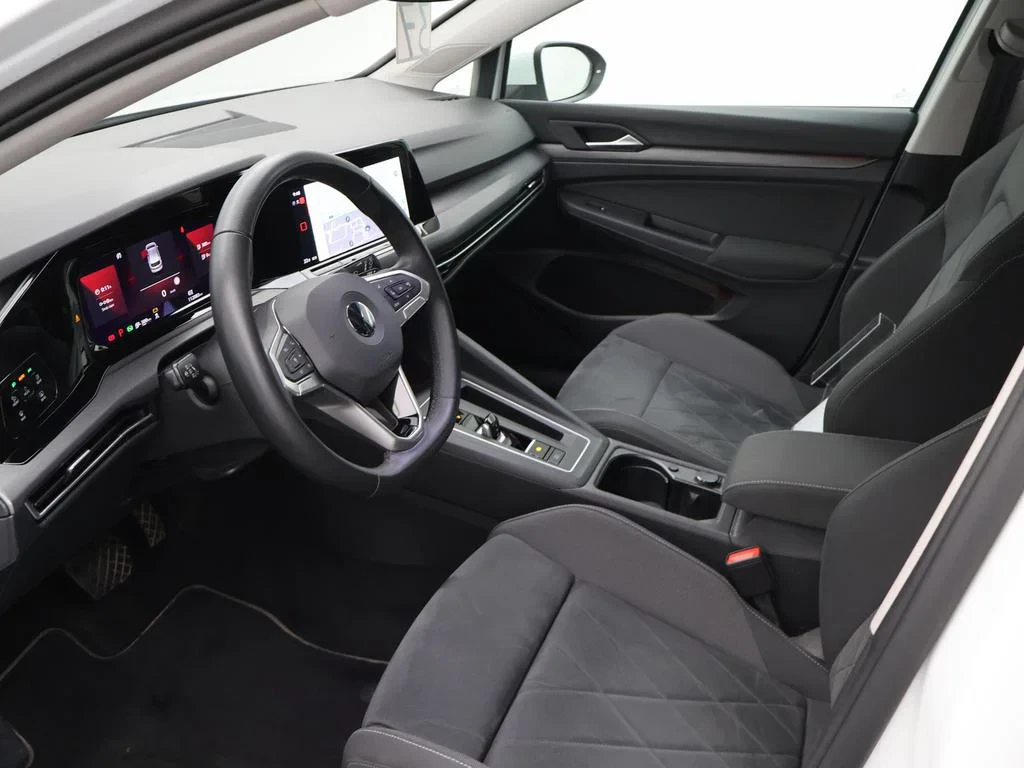 Volkswagen-Golf-image-11