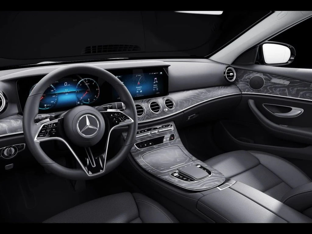 Mercedes-Benz-E-Klasse 220-image-9