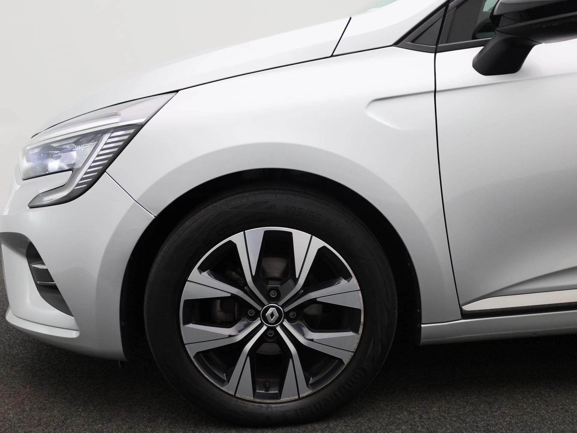 Renault-Clio-image-12