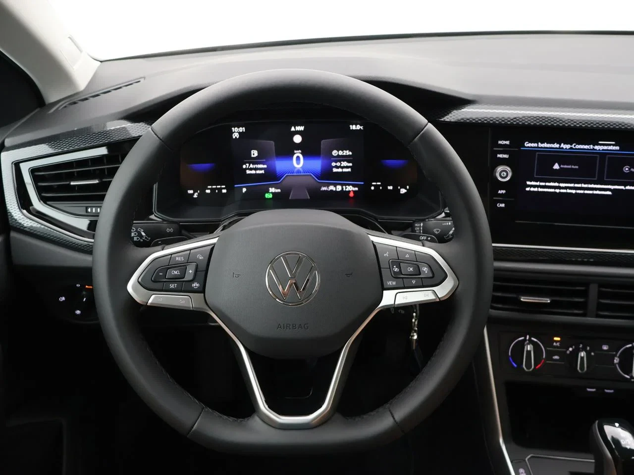 Volkswagen-Polo-image-5