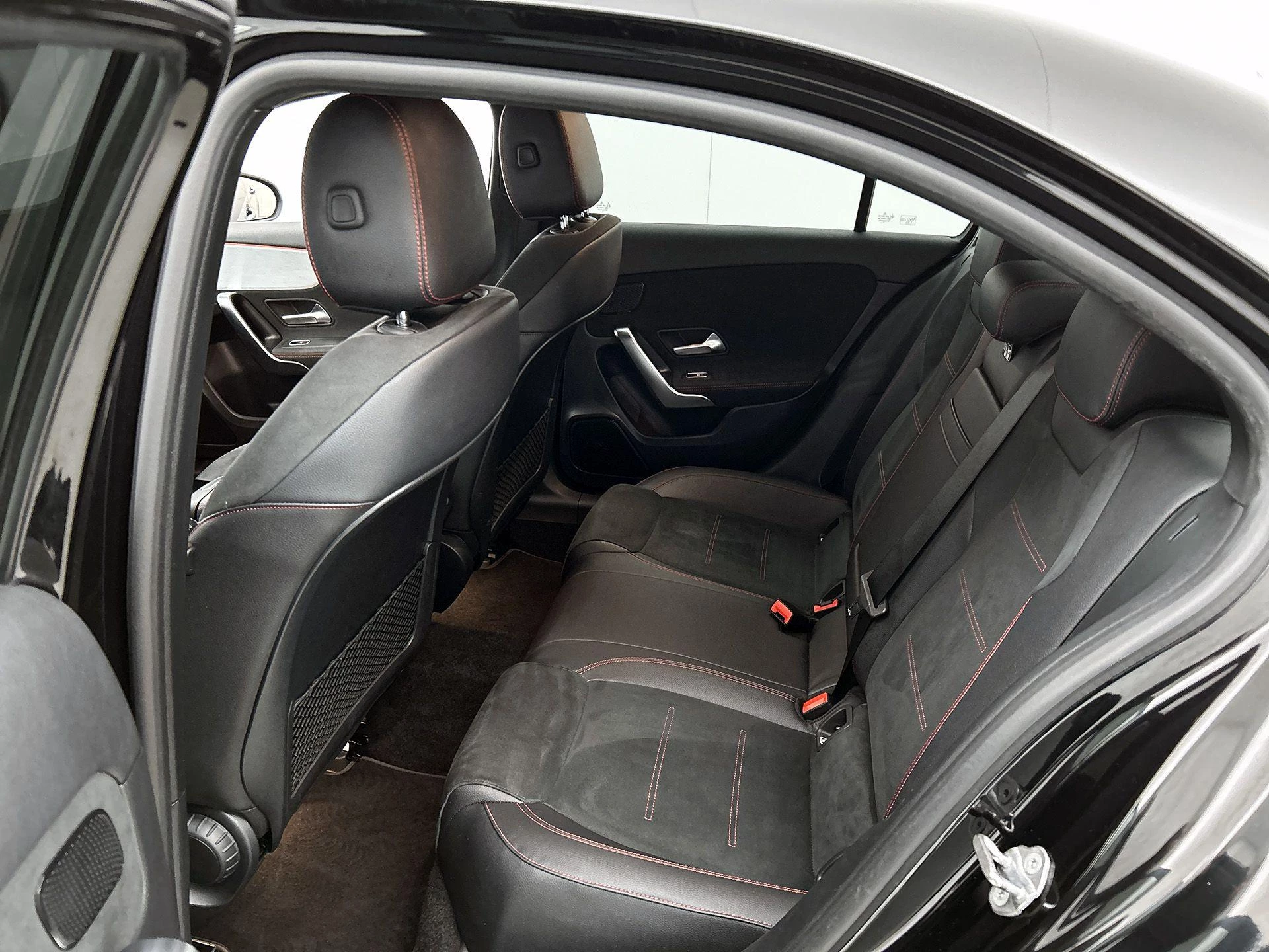 Mercedes-Benz-A-Klasse-image-26
