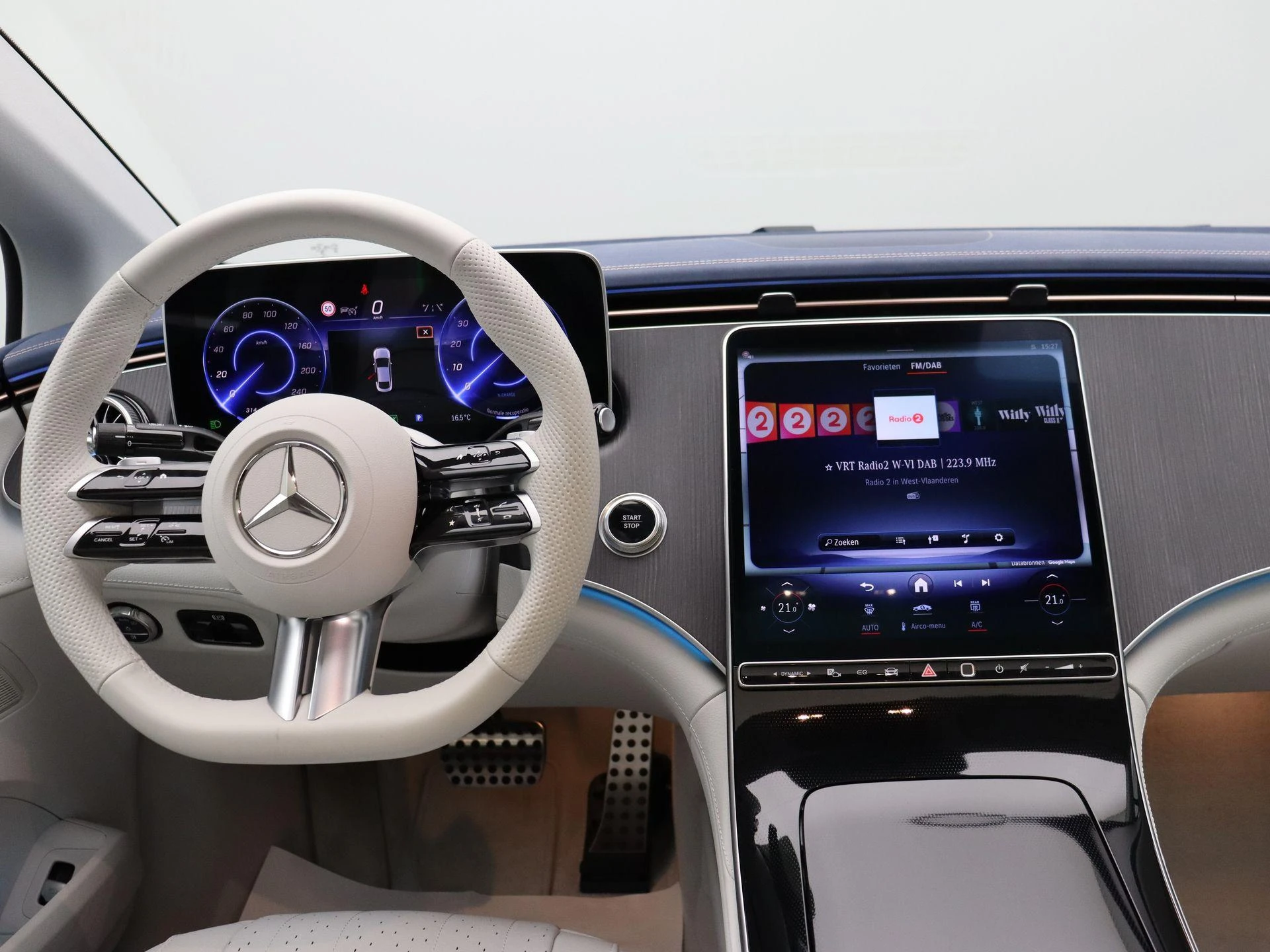 Mercedes-Benz EQE 300 Star Edition + DIGITAL LIGHT + AIRMATIC + PANO DAK + LEDER +