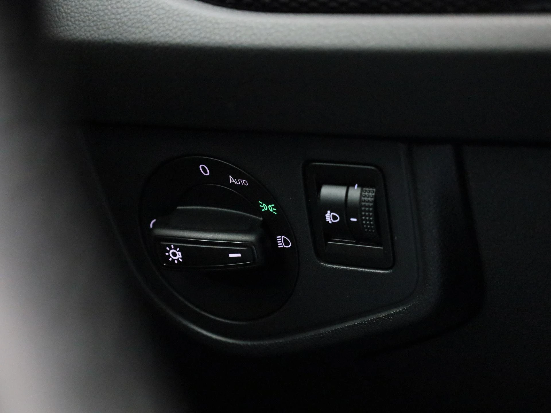 Volkswagen-Polo-image-23