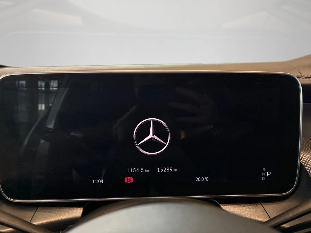 Mercedes-Benz-GLC 300 d-image-6