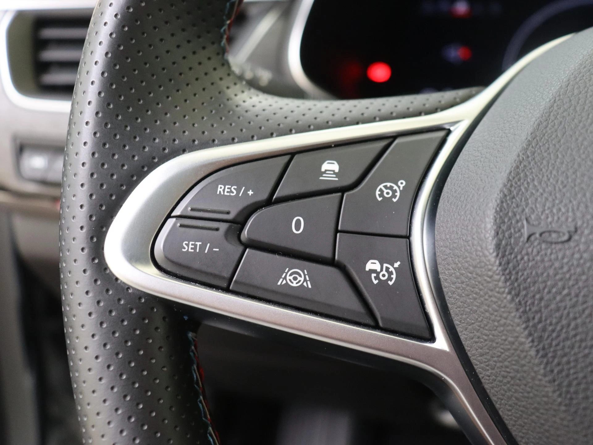 Renault-Arkana-image-12