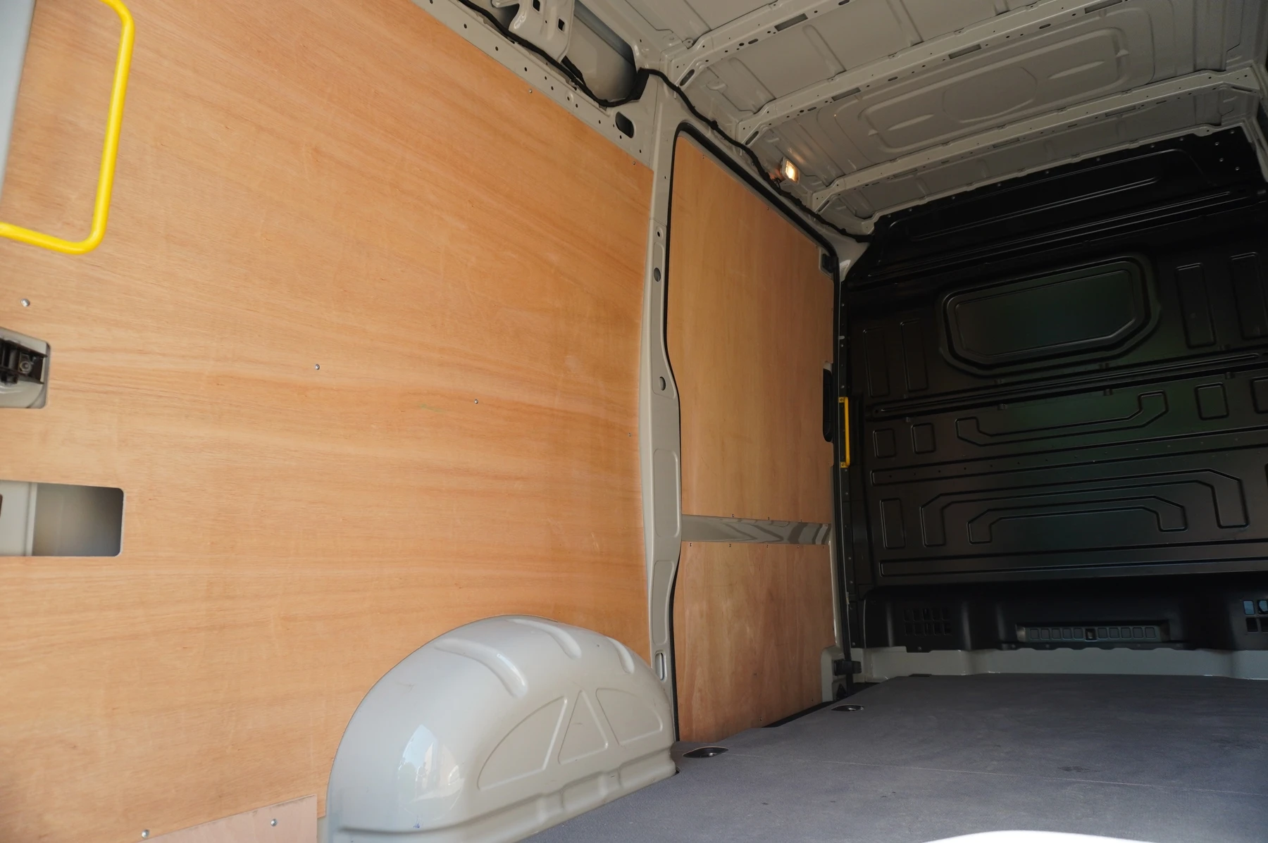 Volkswagen-Crafter-image-32