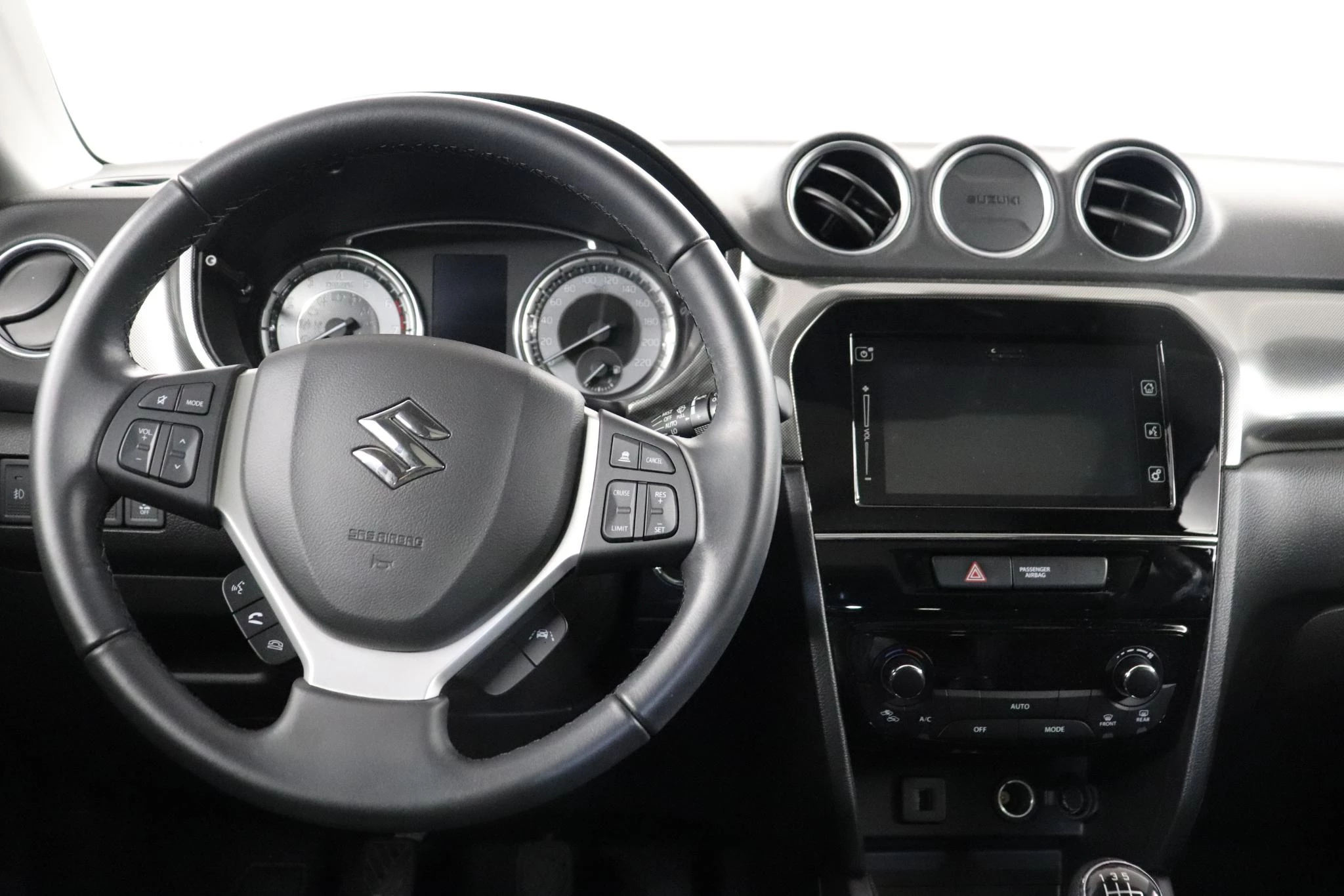 Suzuki-Grand Vitara-image-12