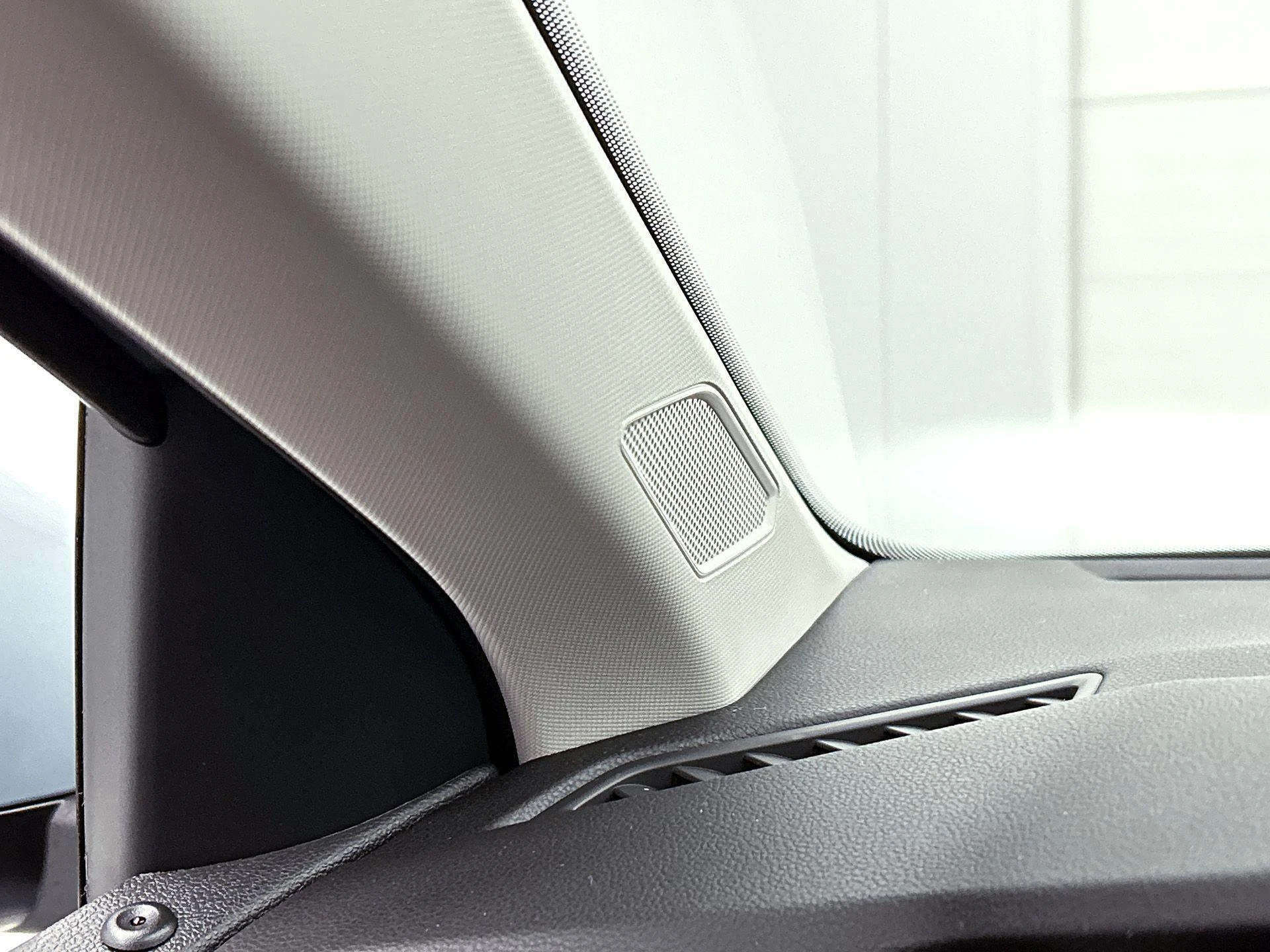 Volkswagen-Polo-image-11