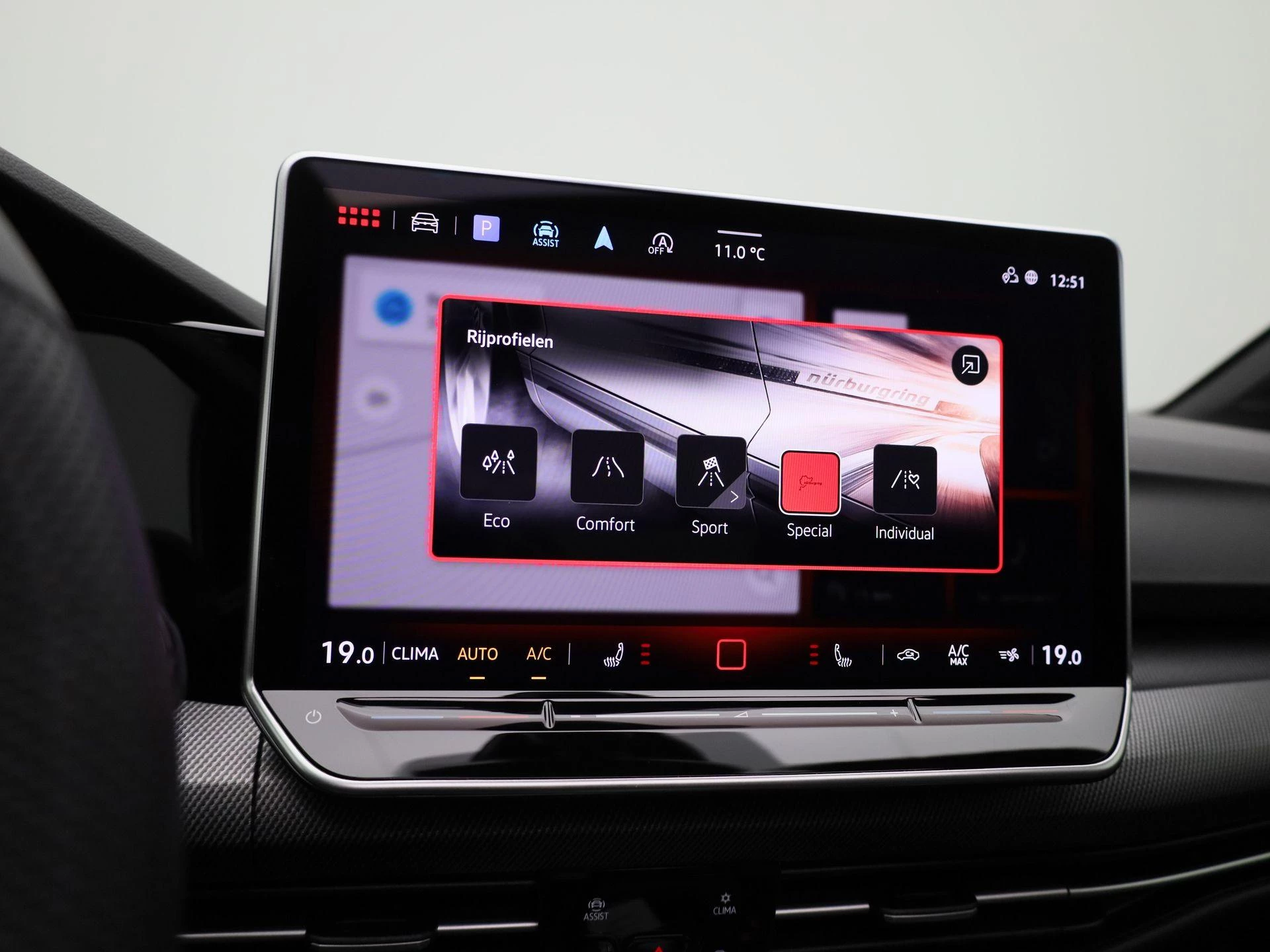 Volkswagen-Golf-image-24