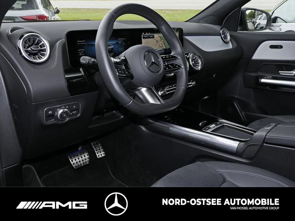 Mercedes-Benz GLA 200 AMG ADVANCED+ KAM PANO MBUX KEYLESS AHK AMG Line