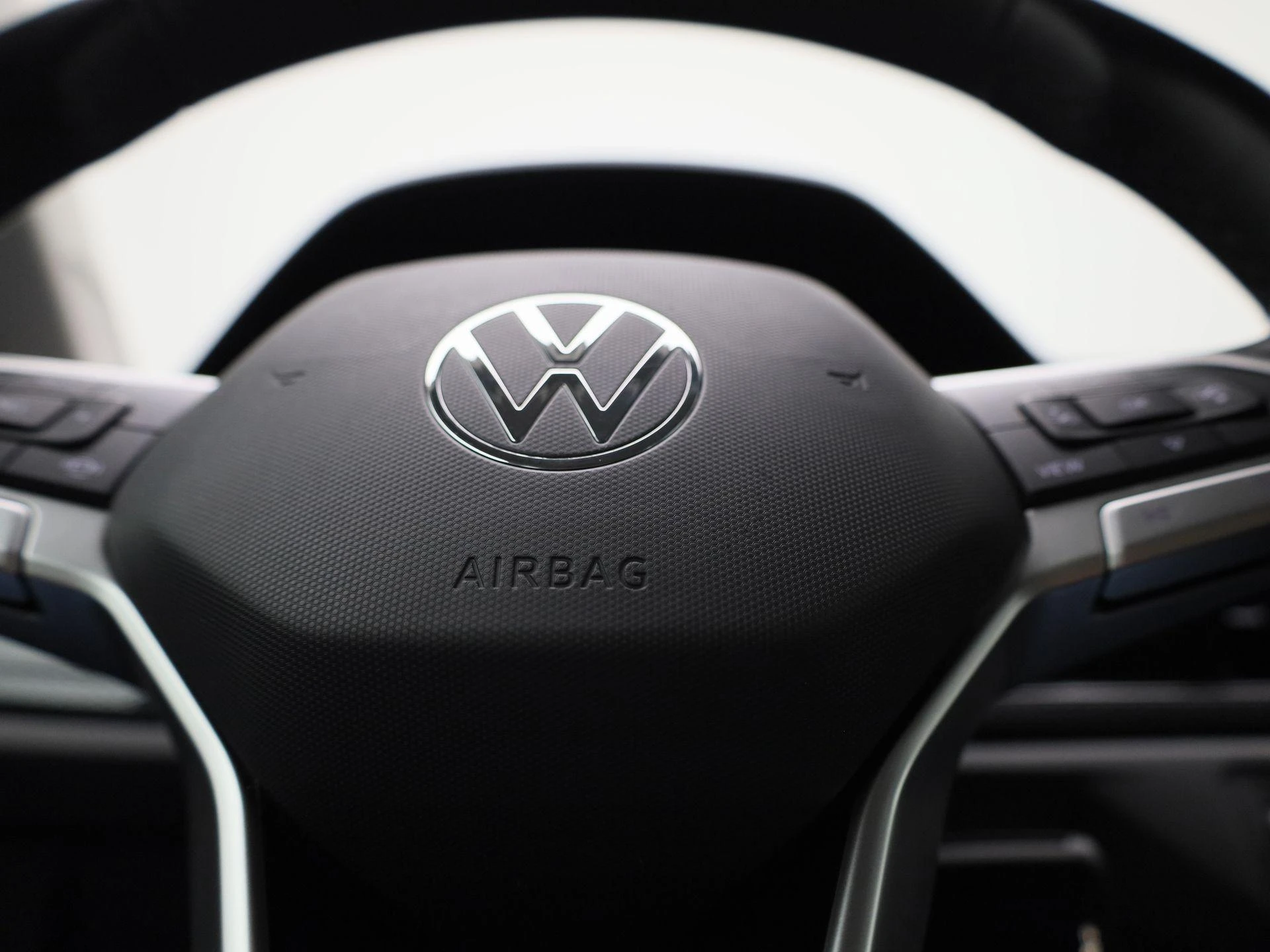 Volkswagen-Polo-image-27