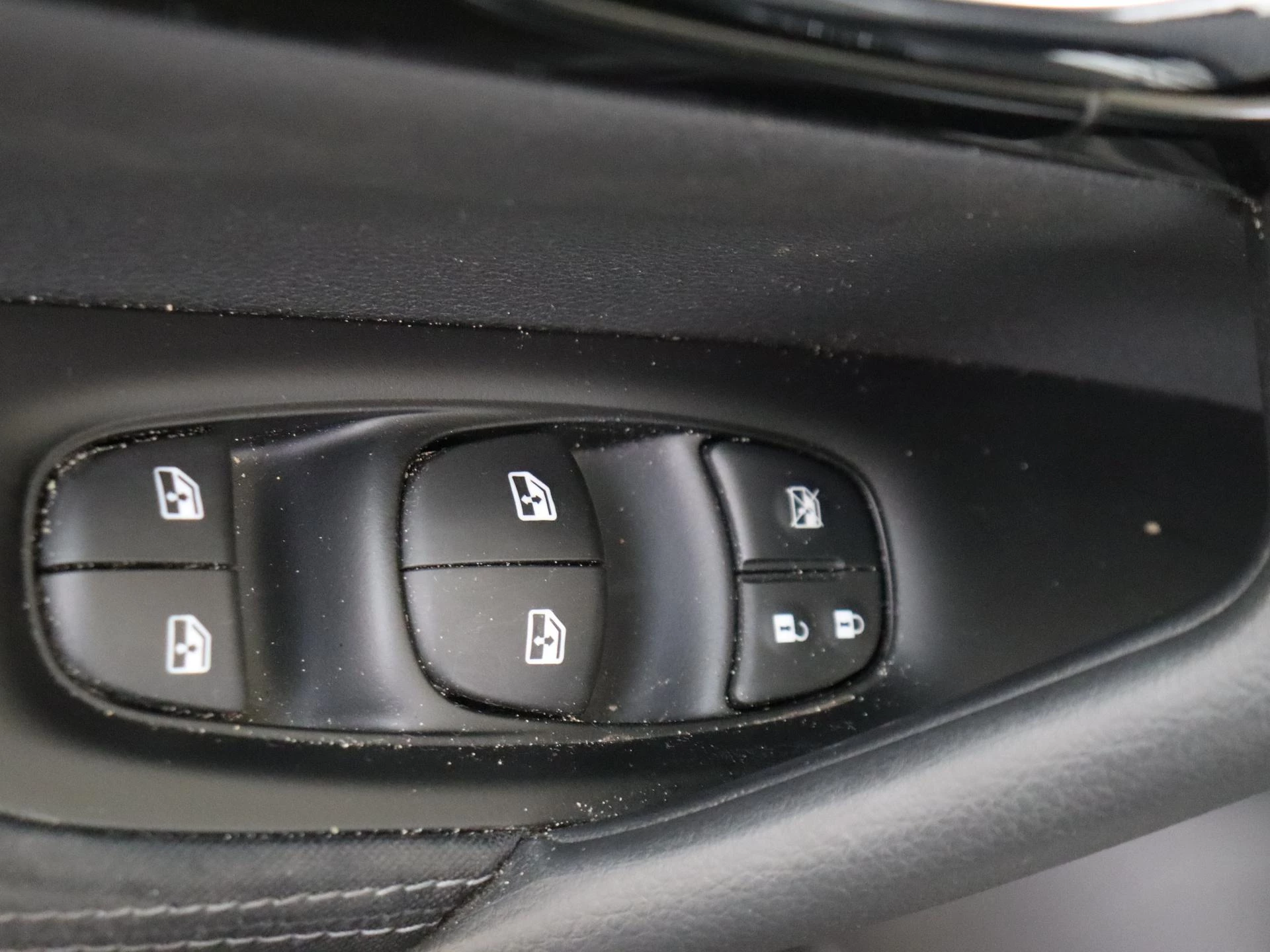 Nissan-QASHQAI-image-22