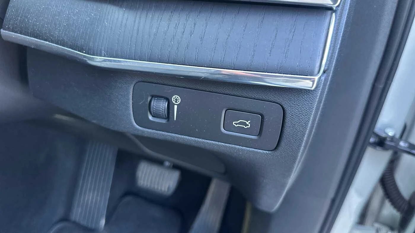 Volvo-XC90-image-16