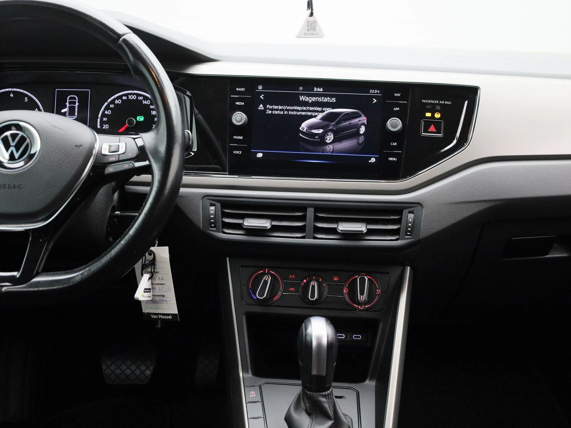 Volkswagen-Polo-image-7