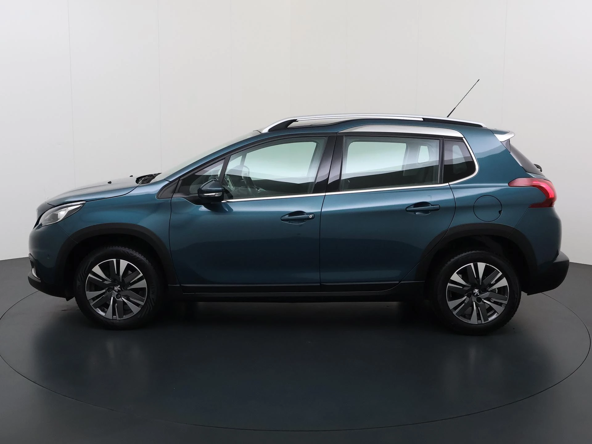 Peugeot 2008 1.2 PureTech Allure