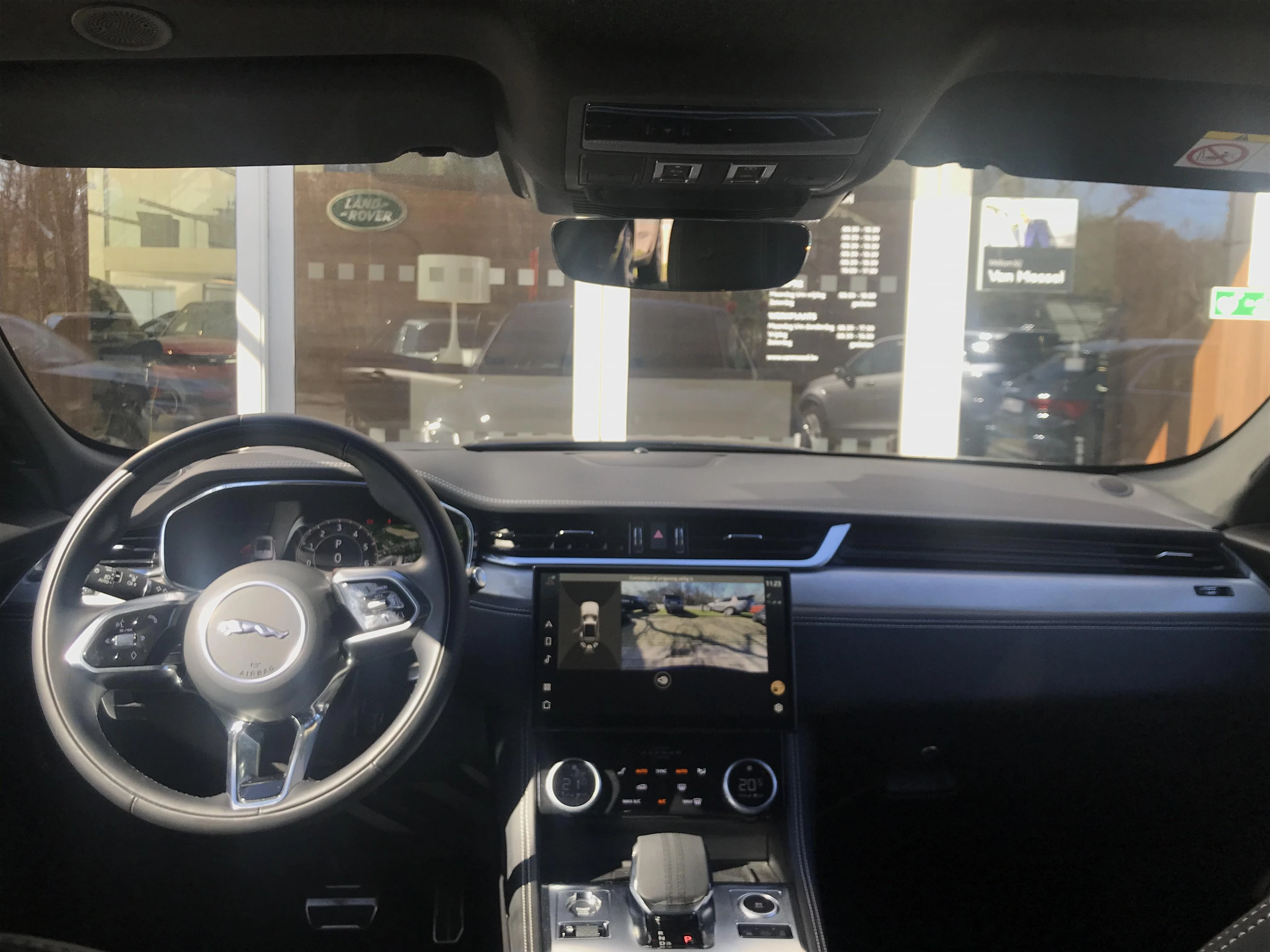 Jaguar-F-PACE-image-3