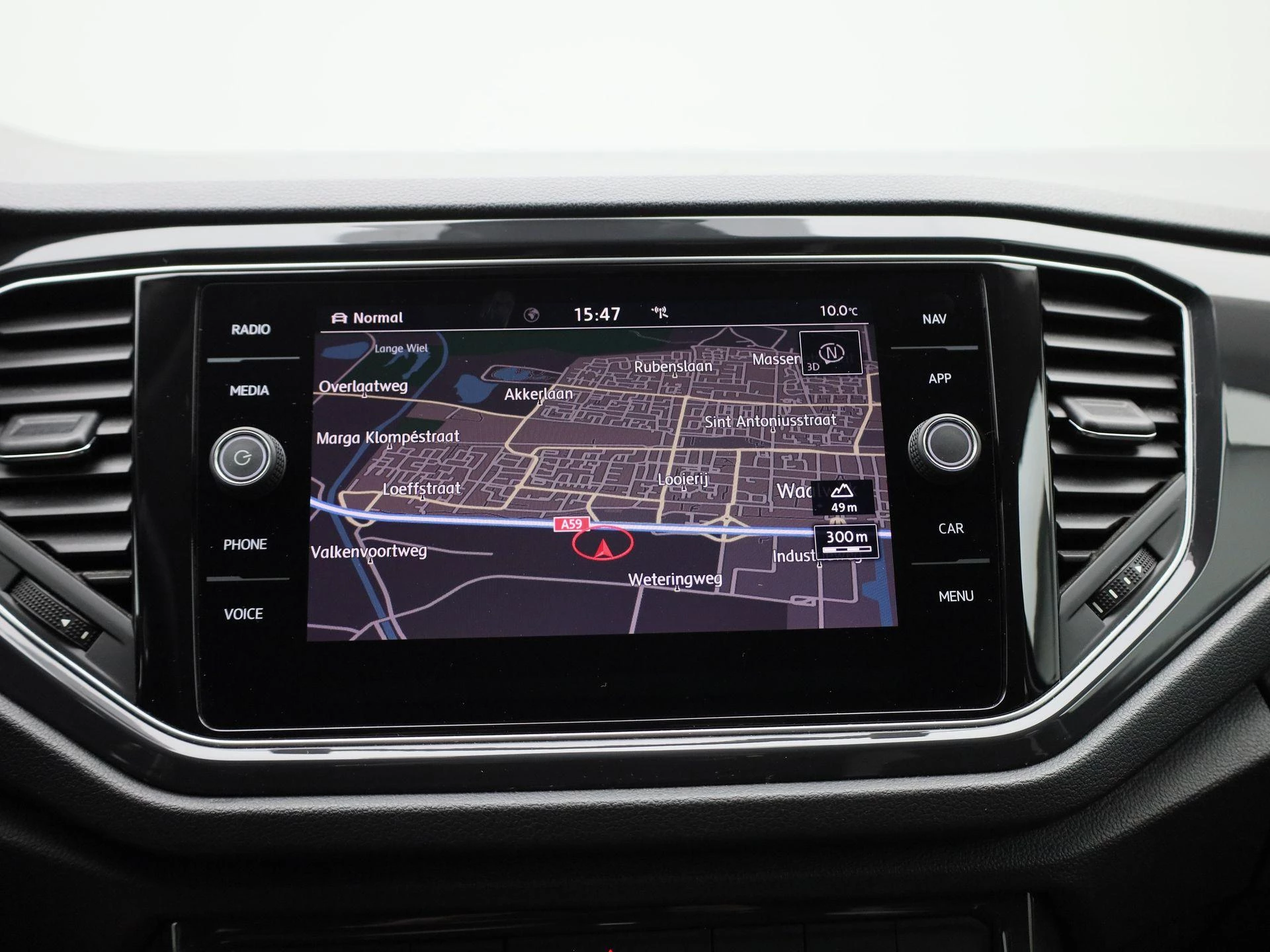 Volkswagen-T-Roc-image-16