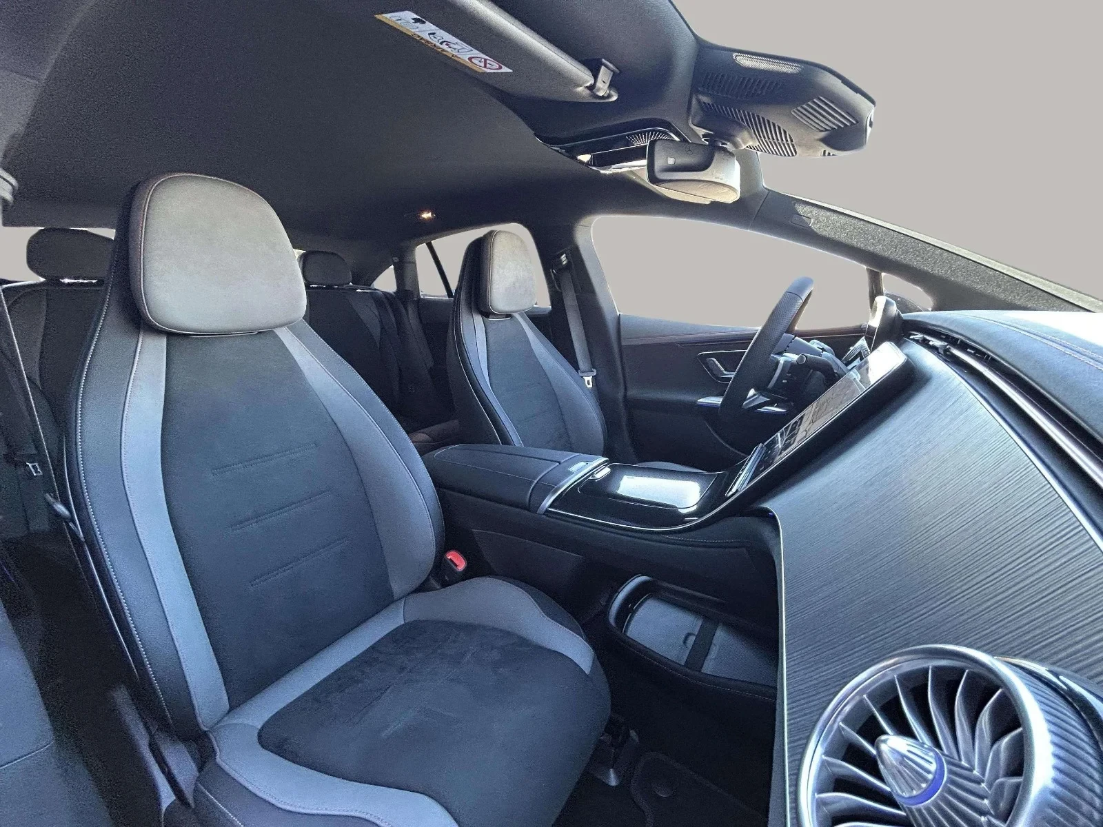 Mercedes-Benz-EQE-image-17