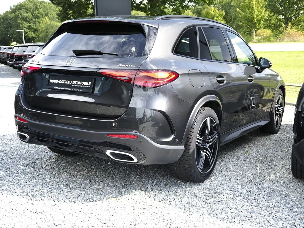 Mercedes-Benz-GLC 200-image-5