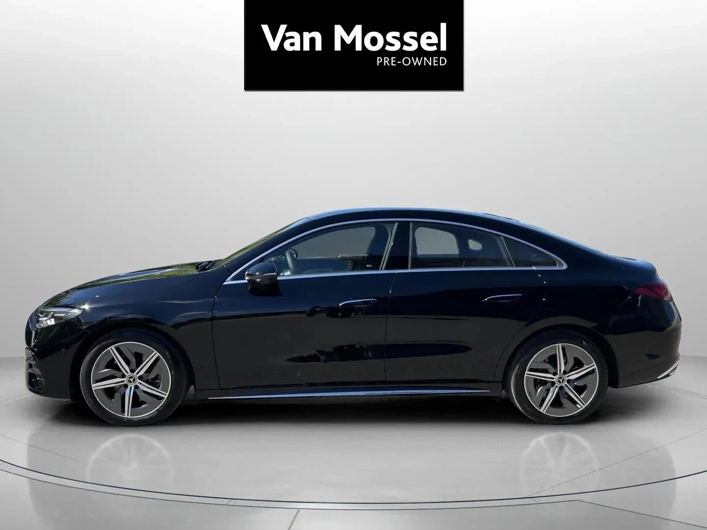 Mercedes-Benz-CLA-image-7