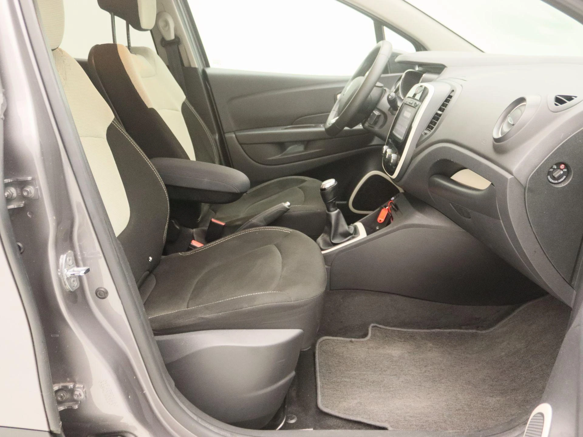 Renault-Captur-image-21