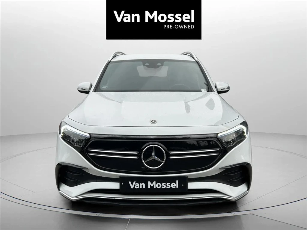 Mercedes-Benz-EQB-image-1