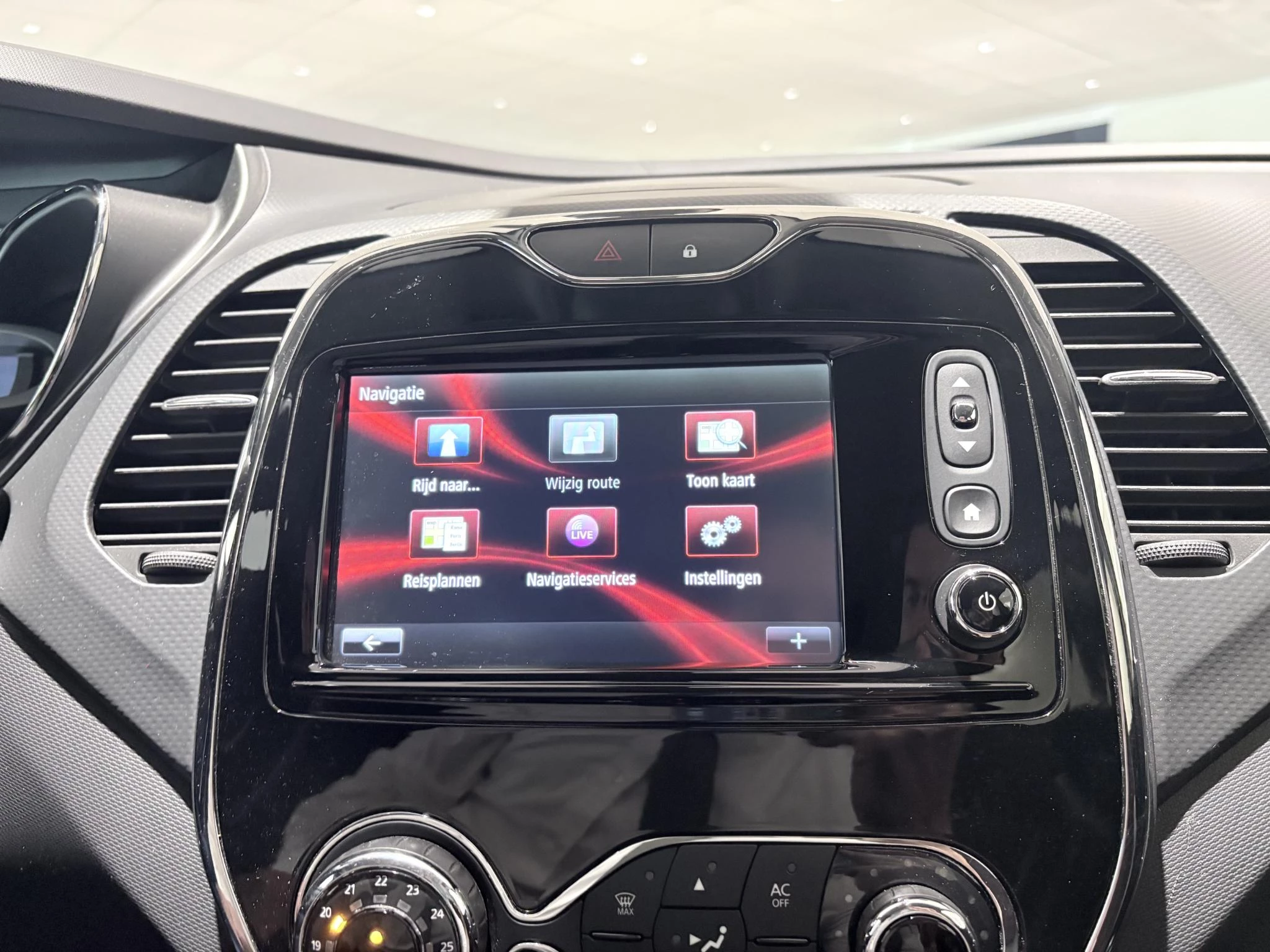 Renault-Captur-image-21