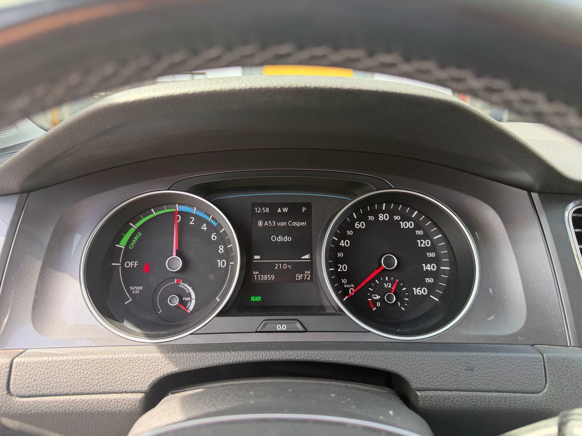 Volkswagen-e-Golf-image-7
