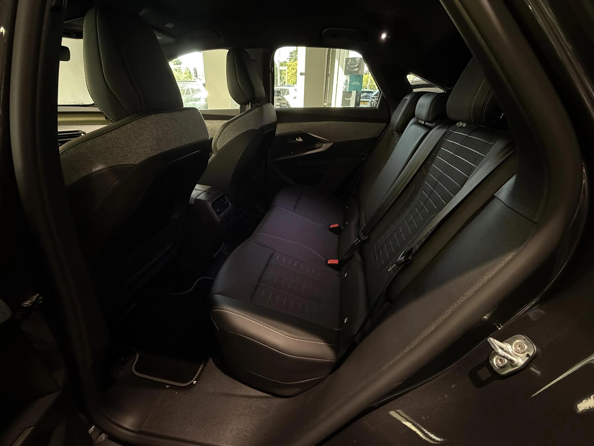 Peugeot e-3008 GT Long Range 230 97 kWh