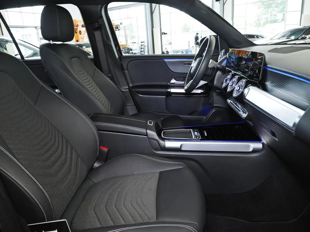 Mercedes-Benz-GLB 200 d-image-12