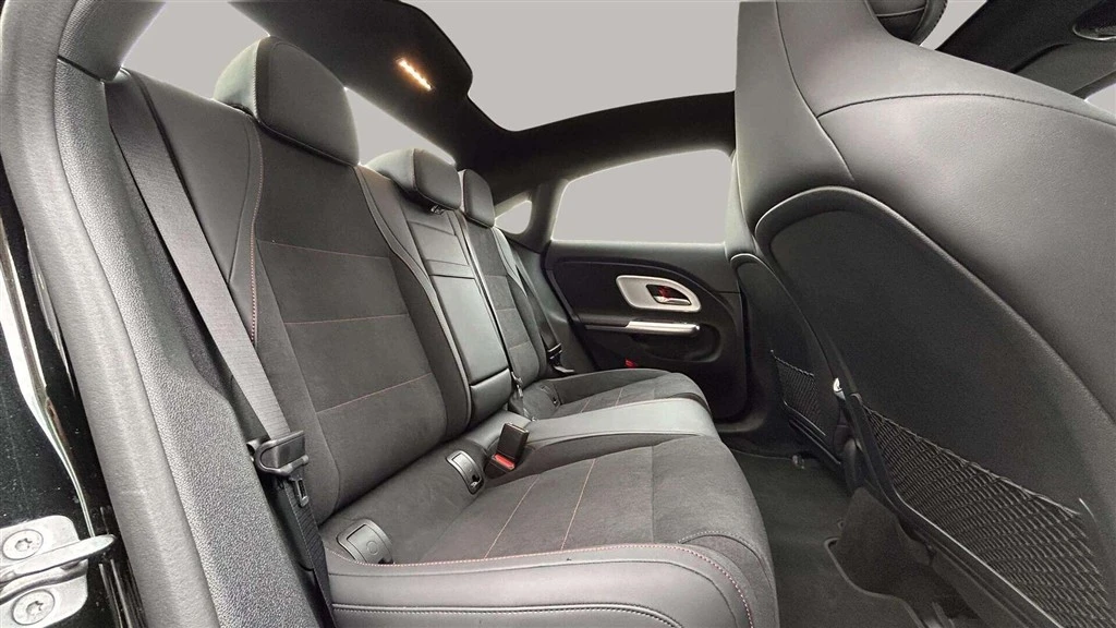 Mercedes-Benz-CLA-image-19
