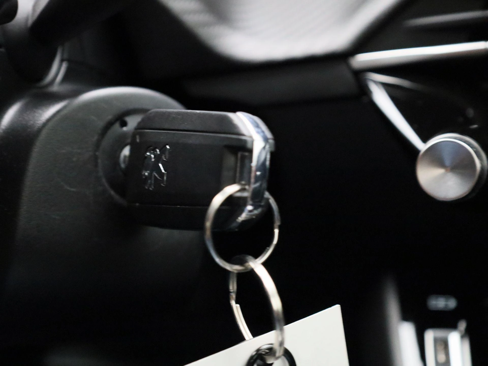 Peugeot-208-image-23