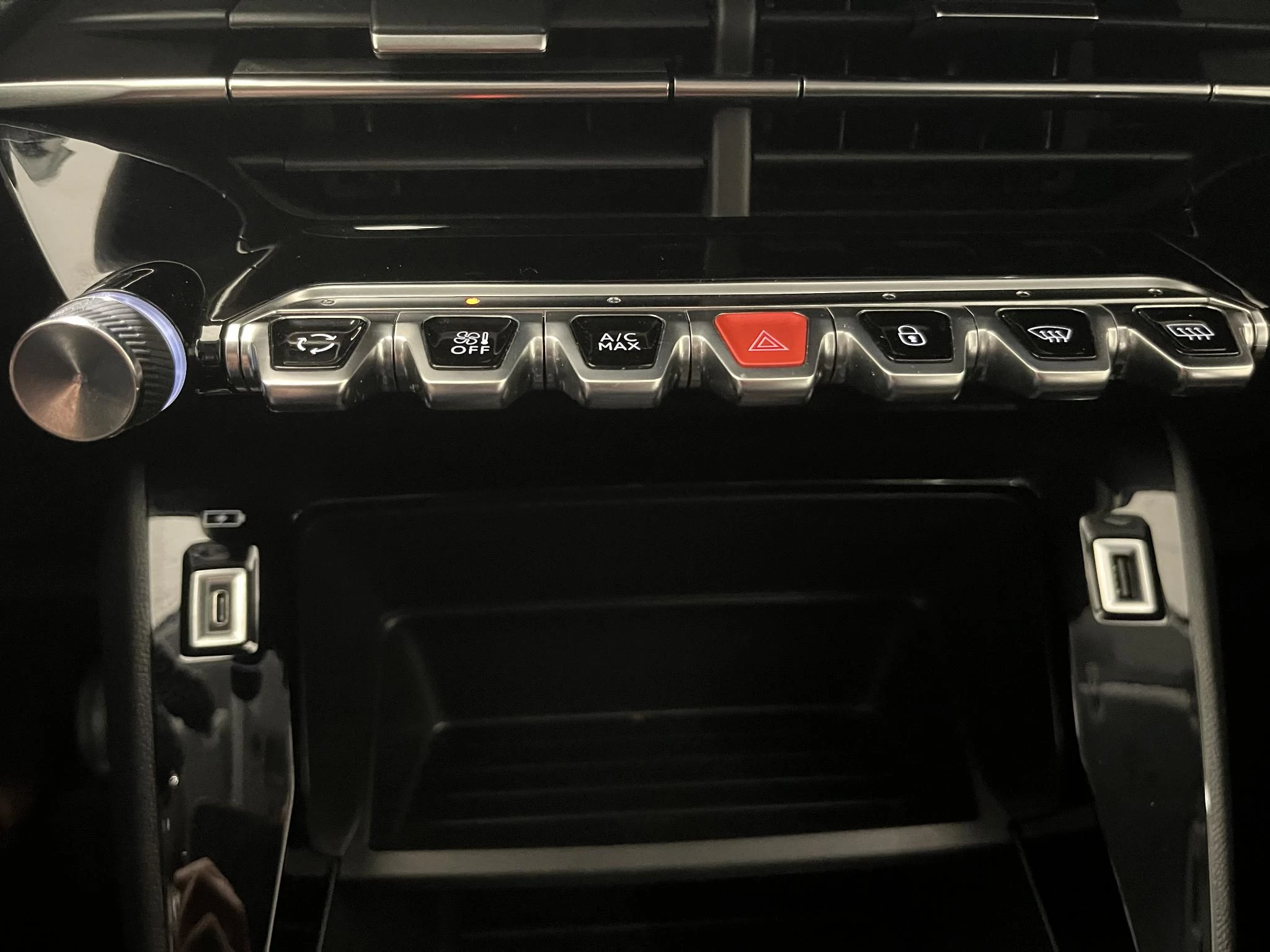 Peugeot-208-image-11