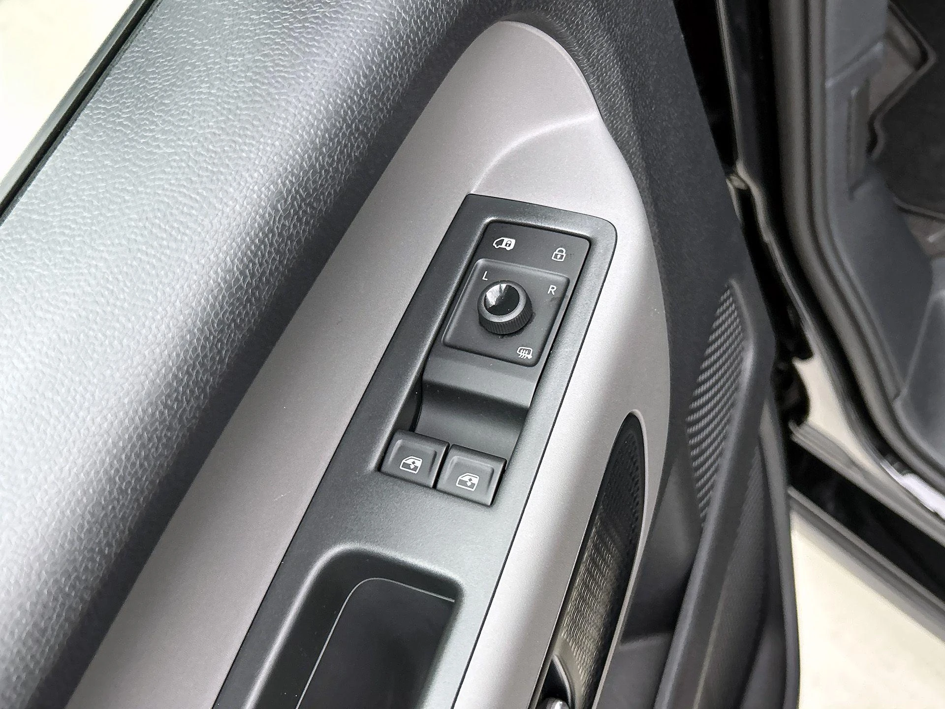 Volkswagen-ID. Buzz Cargo-image-26