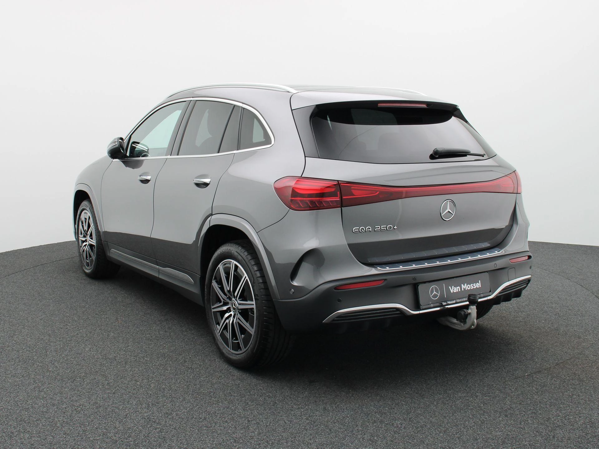 Mercedes-Benz EQA 250+ STAR EDITION + AMG + PANO DAK + BURMESTER + TREKHAAK + HEAD UP