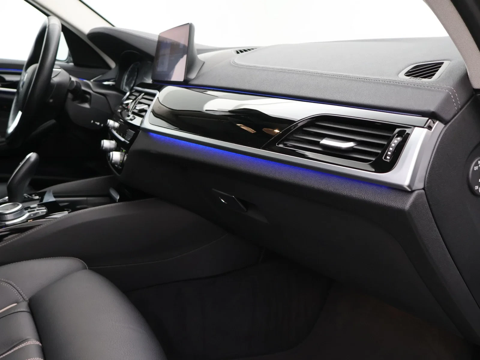 BMW Série 5 SW (G31LCI) Touring 520iA 184PK *AUTOMAAT*PANO DAK*LEDER*SFEERVERLICHTING*NAVI*BLTH*CRUISE*APP CONNECT*FULL LED*...