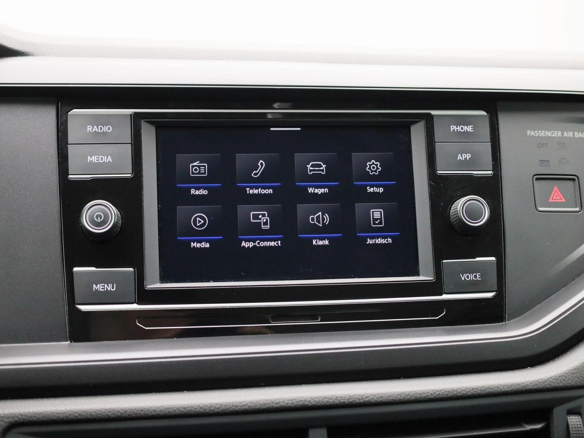 Volkswagen-Polo-image-24