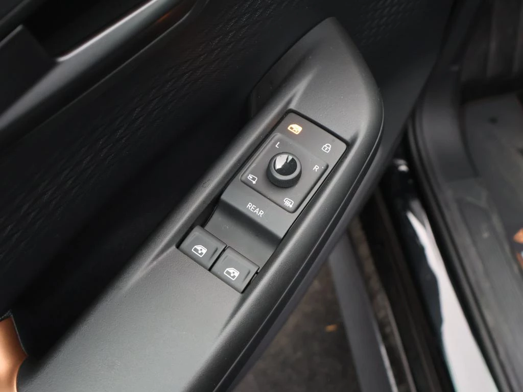 CUPRA Born Born eBoost Business 231pk v 59 kWh * DEMO *