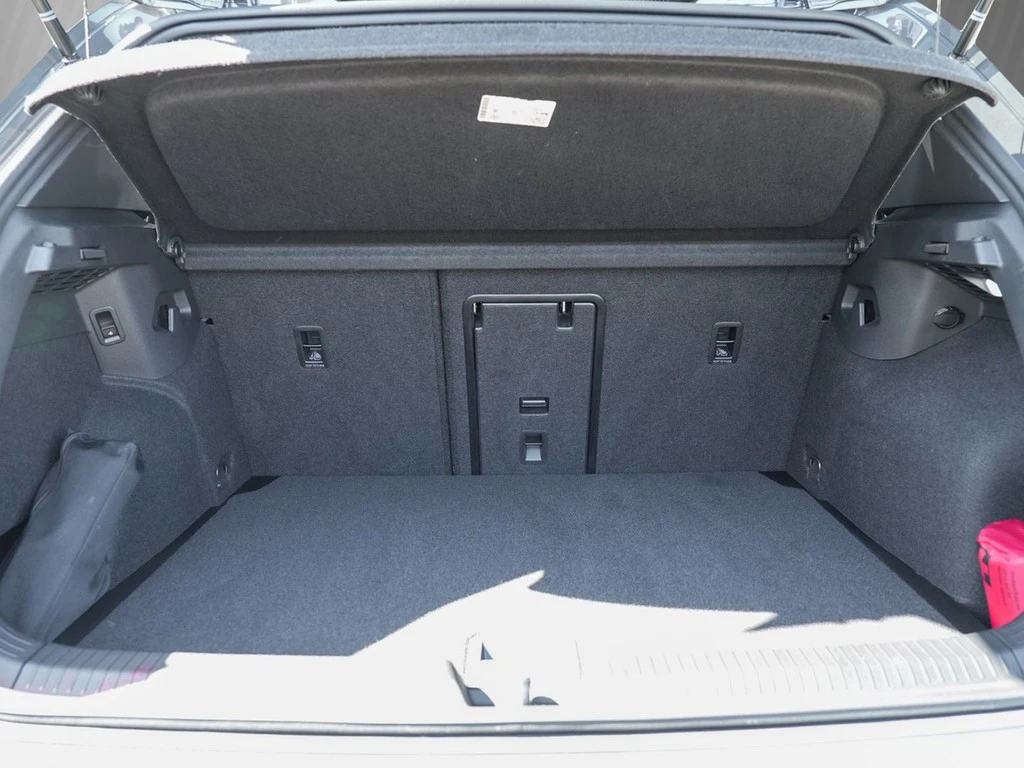 Volkswagen-Golf-image-5