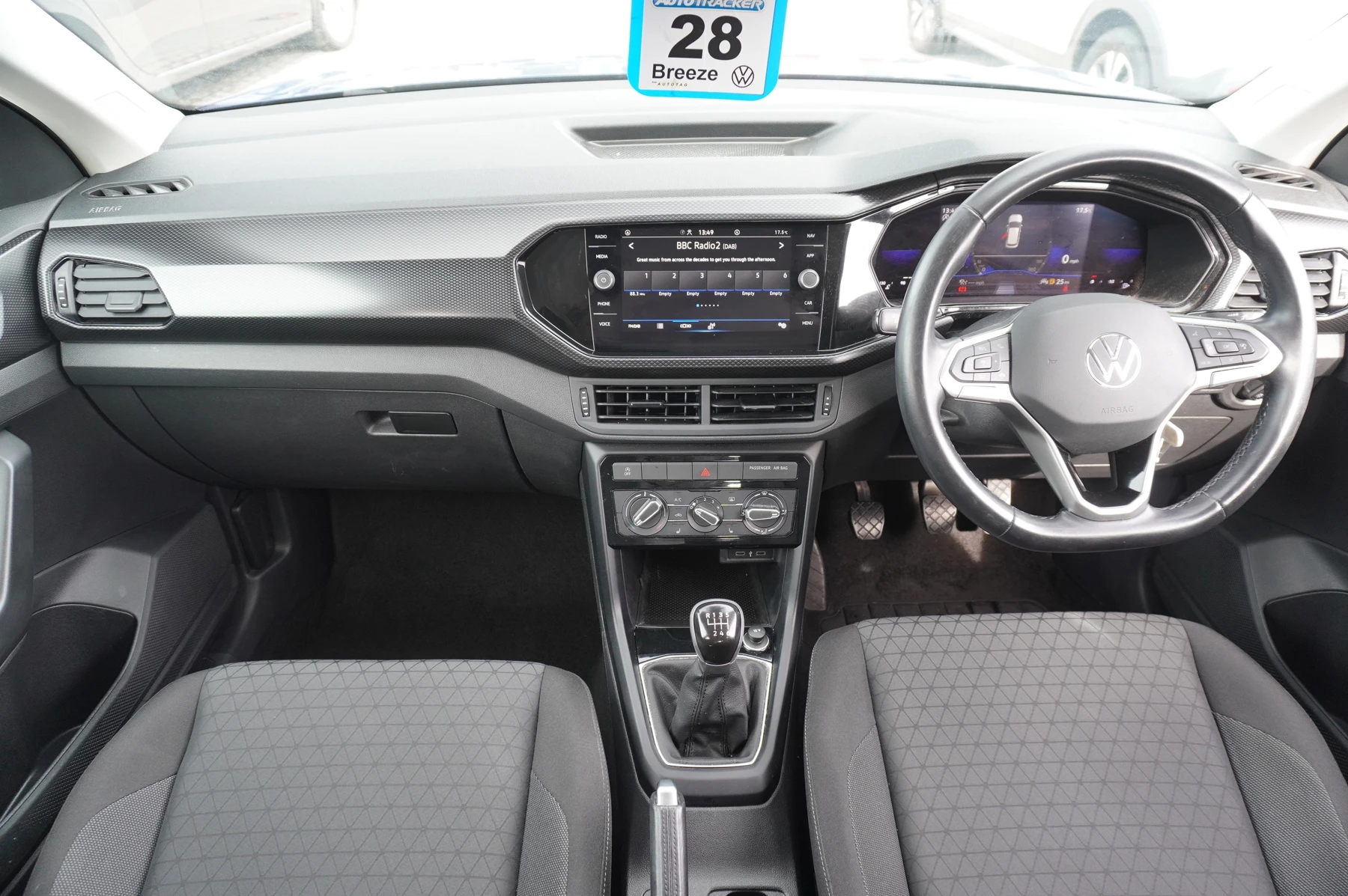 Volkswagen-T-Cross-image-8