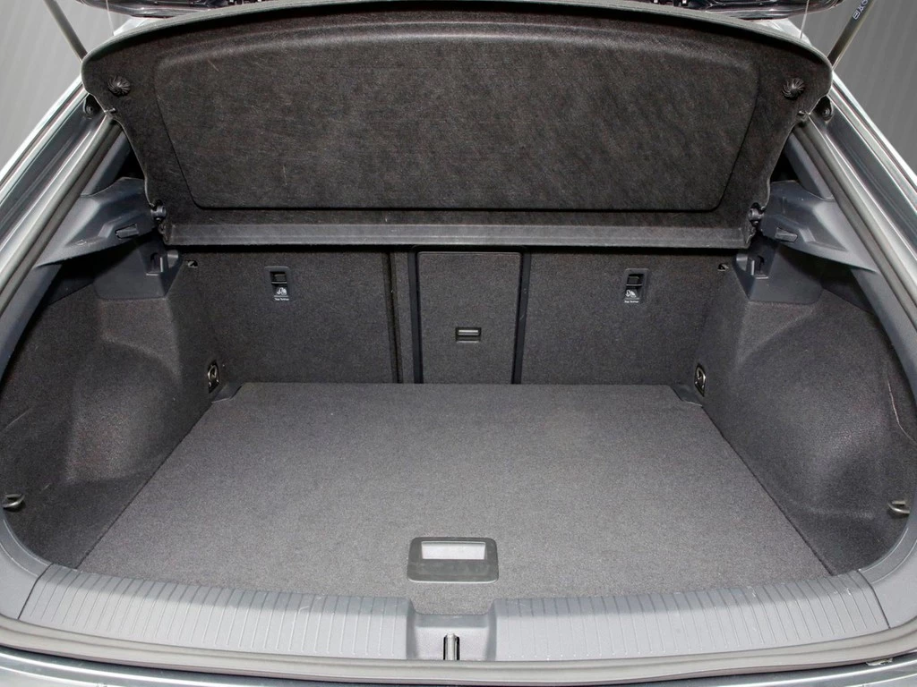 Volkswagen-T-Roc-image-6