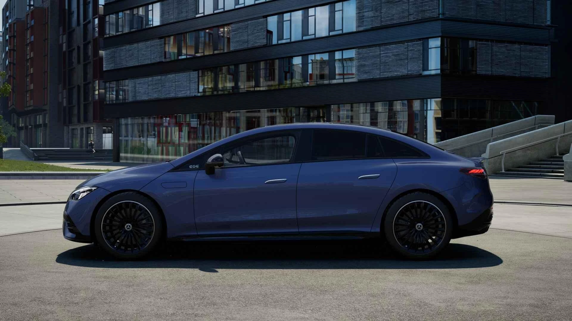 Mercedes-Benz-EQE-image-6